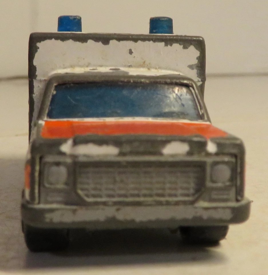 Matchbox Ambulance 1977 Diecast 911 Paramedics Orange White E11 Vintage Mis Door - Image 3 of 4