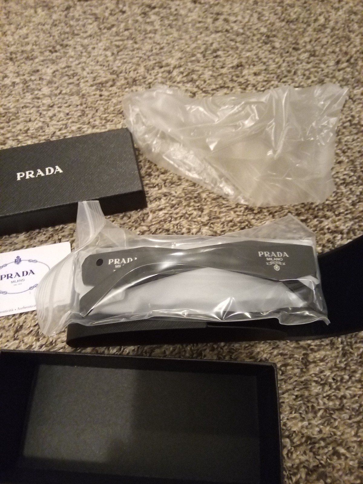 Brand New Prada Unisex Sunglasses 49 mm Black / Dark Grey Lens PR17WS 1AB5S049 image 4