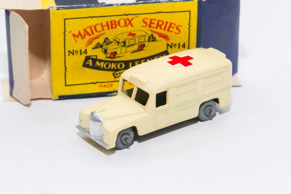 Matchbox Lesney Ambulance Daimler 14 No Majorette No Hotwheels No Polistil - Photo 2/4
