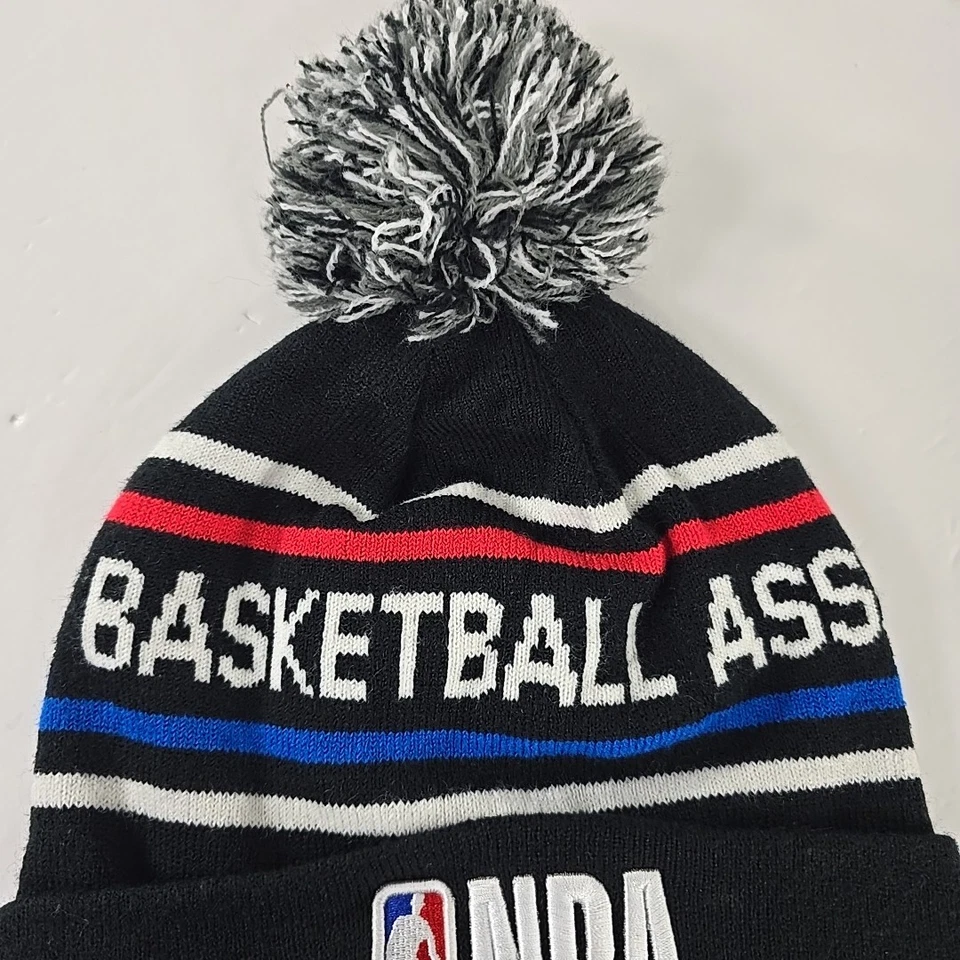 Sombrero/Gorro de Invierno NBA Negro Rojo Blanco y Azul Baloncesto Talla Única 100% Acrílico. Foto 4 de 4