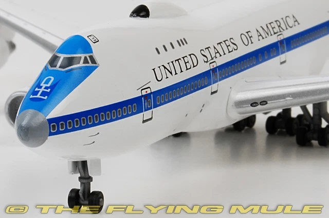 Dragon Models 1:400 E-4B USAF 55th W, 1st ACCS #75-0125 - Image 3 of 4