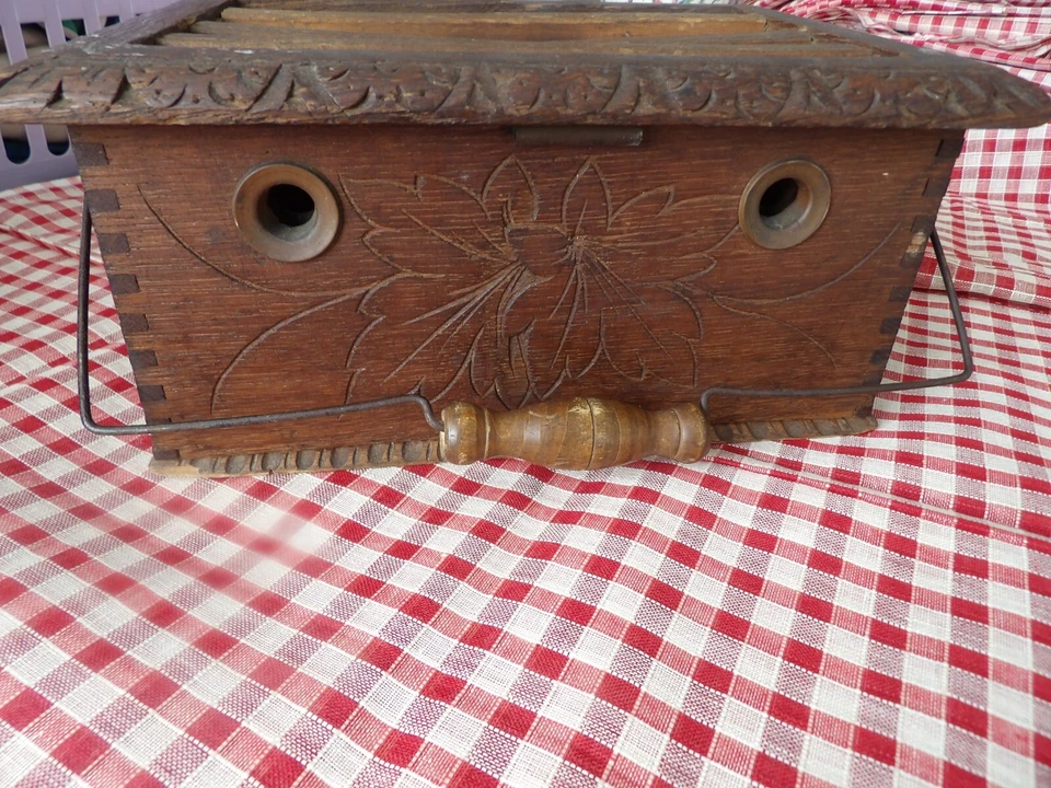 Vintage - Ancienne Chaufferette - Chauffe pieds - Bois et métal - Photo 3/4