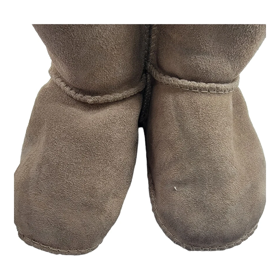 UGG Zapatos Niño Pequeño Talla M Australia Piel de Oveja Corto Invierno Botas de Nieve Bebé  Foto 3 de 4