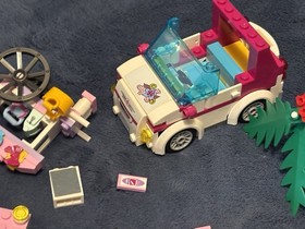 Lego Friends 41058 Shopping Mall Parts Photo Booth Car Sophie Julian Minifigure