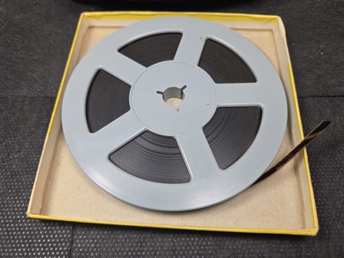 BAMBI FALLS IN LOVE - Walt Disney Home Movies Super 8 mm. Silent & Color Film - Picture 16 of 21