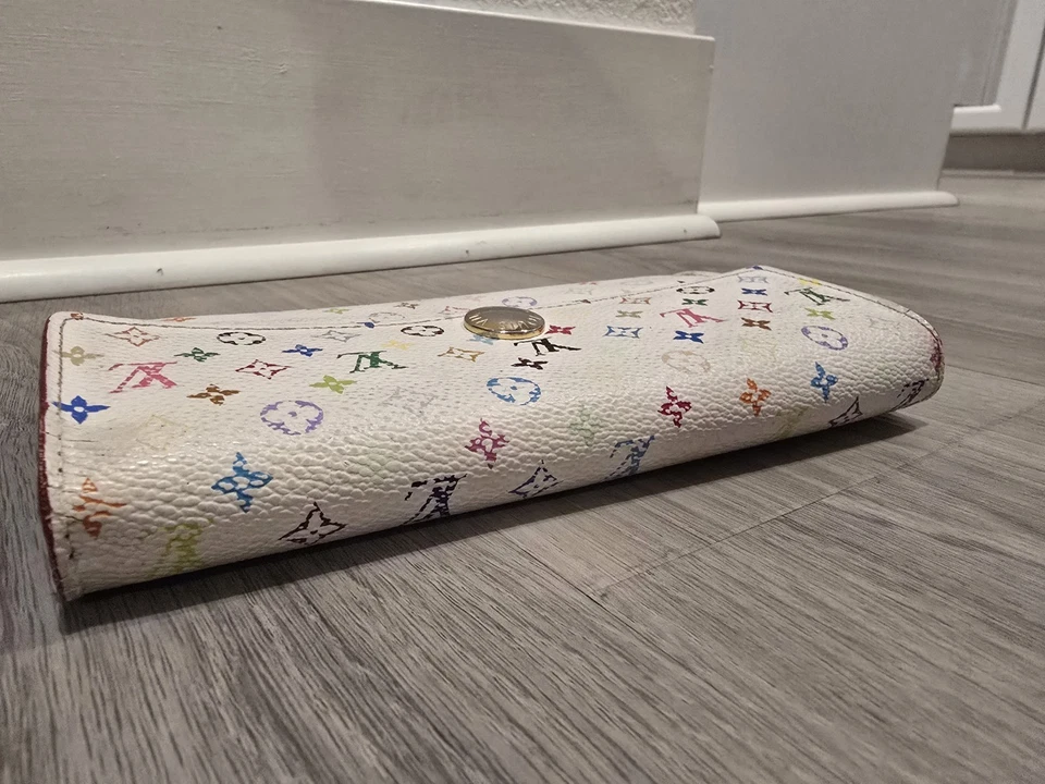 Pre-Loved Louis Vuitton Blanco Murakami Sarah Cartera Con Interior Azul Foto 4 de 4