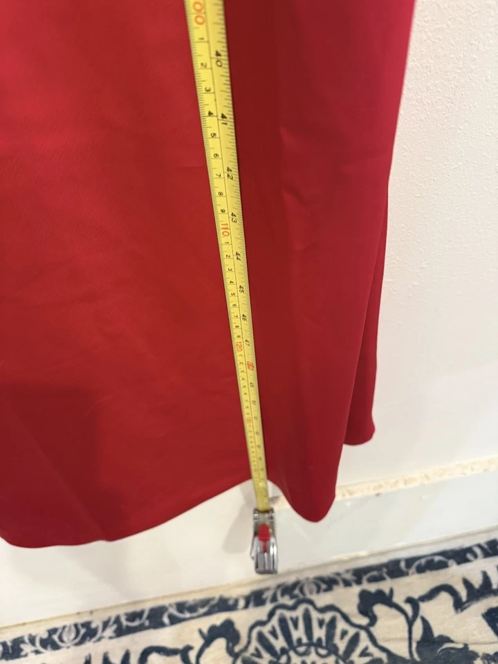 Maxi Vestido WAYF Rojo Satinado Sin Mangas Correa de Espagueti Vestido de Noche Talla S Foto 2 de 4
