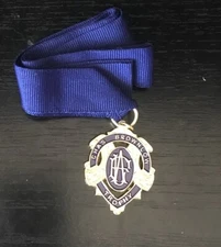 STUNNING REPLICA BROWNLOW MEDAL - LOOK GREAT FRAMED!!