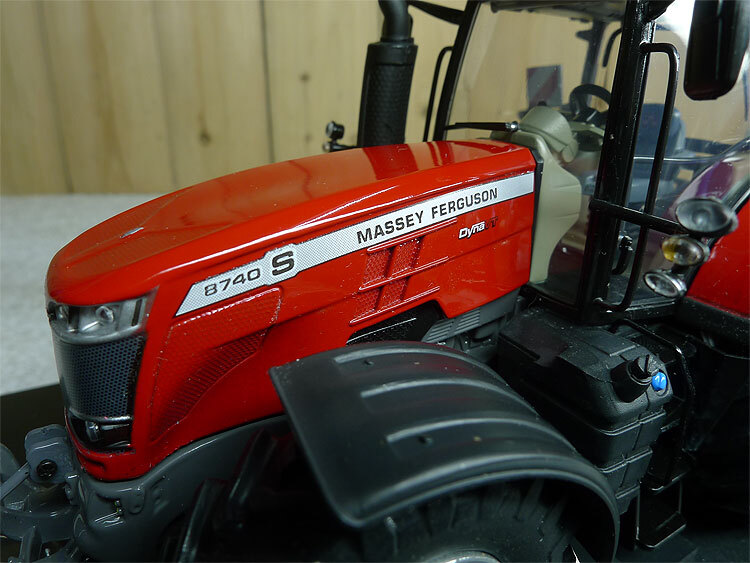 1:32 UH 5293 Massey Ferguson 8740 S Tractor Construct Farm