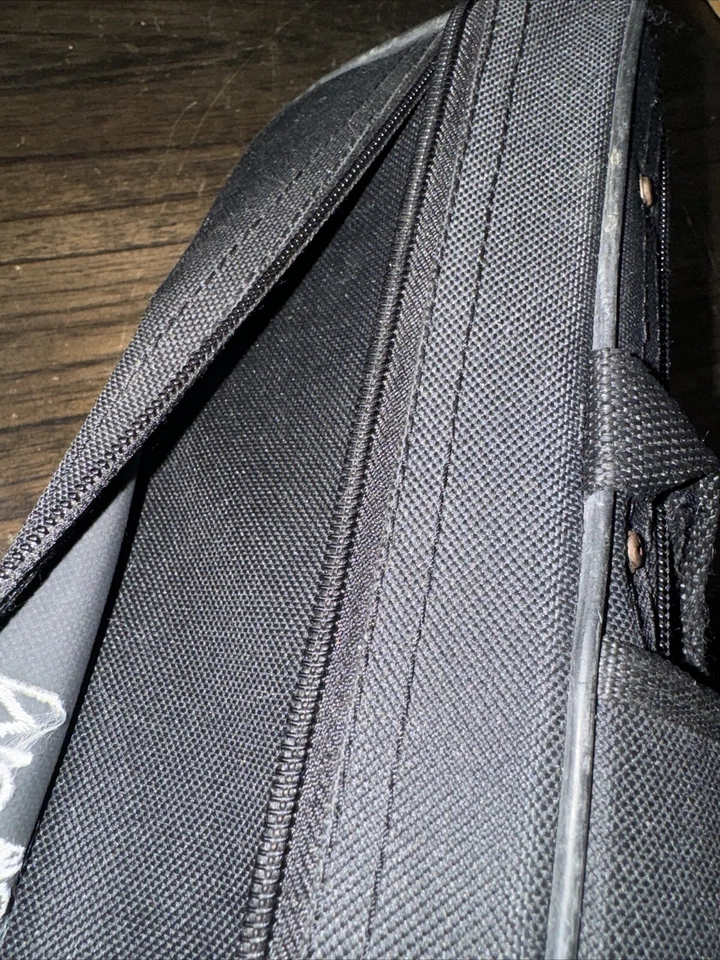 Flauta Mendini Student de Cecilio con estuche plateada Foto 4 de 4