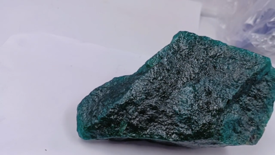 グリーンエメラルドクリスタルロット Green Emerald Crystal Emerald Green CZ Round Faceted Gemstone - RioGrande