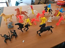 Vtg Plastic Cowboys & Indians Pioneer Horse Figurines Tim-Mee Marx? Large Lot