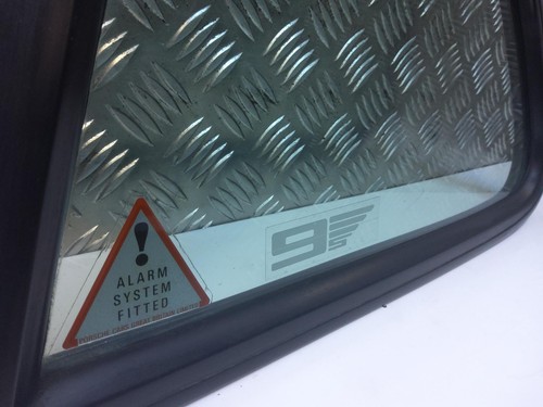 Porsche 944 S2 1991 Genuine Left & Right Rear Quarter Windows & Rubbers Complete - Picture 4 of 12