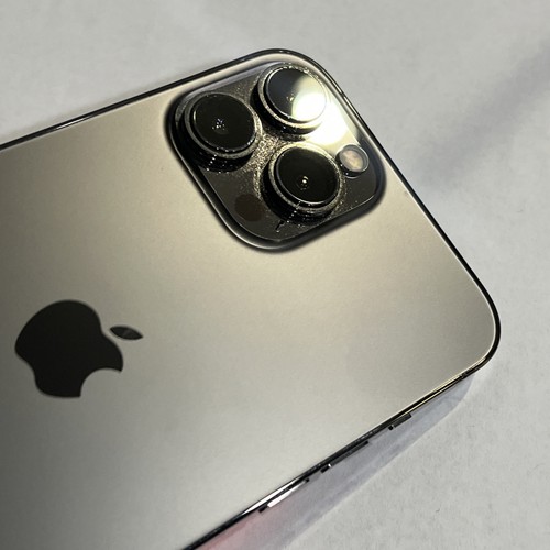 Apple iPhone 13 Pro Max 128GB Grau | Nur AT&T | Schlechte Rückkamera - Bild 18 von 22