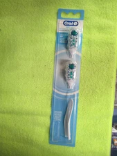 NEW!! Oral-B Deep Clean Replacement Brush Heads with Quick Release Tool, 2ct