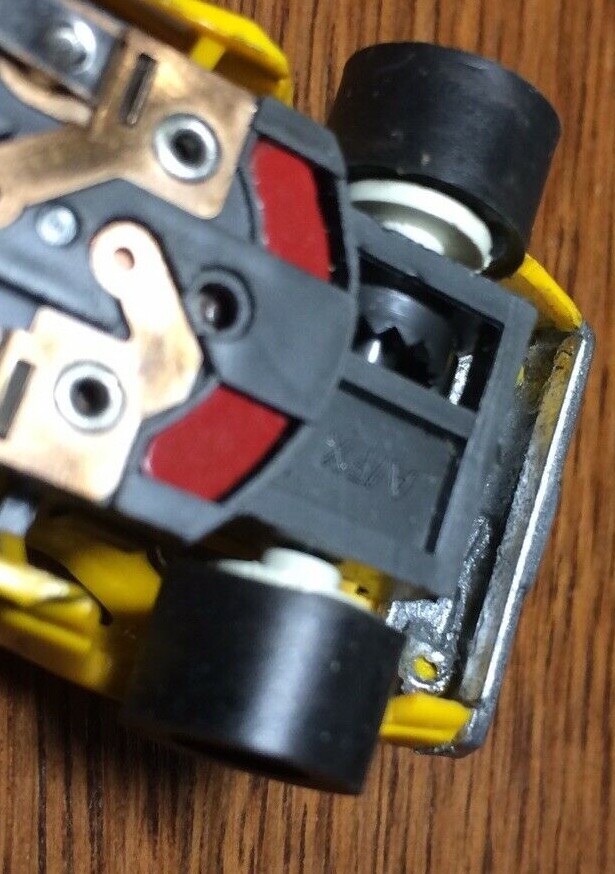 8 Super Wide Rear Tires for AFX Magnatraction, Nonmagnatraction Slot