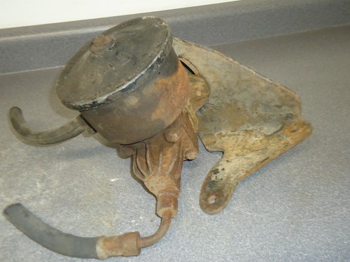 GM Saginaw Power Steering Pump w/ Bracket 1956 Oldsmobile Olds - Picture 3 of 7