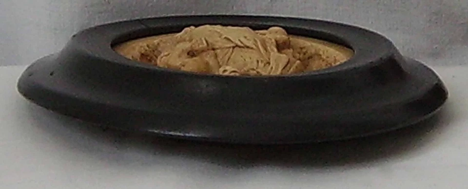 RELIEF OVAL FRAMED PLAQUE ANTIQUE - Image 4 of 4