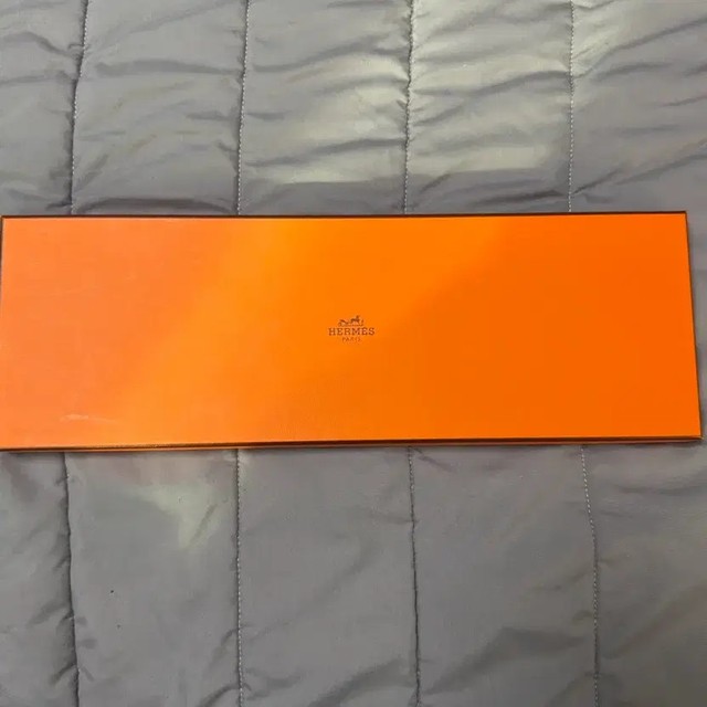 Hermès Silk Necktie, New in Box, Elegant Design