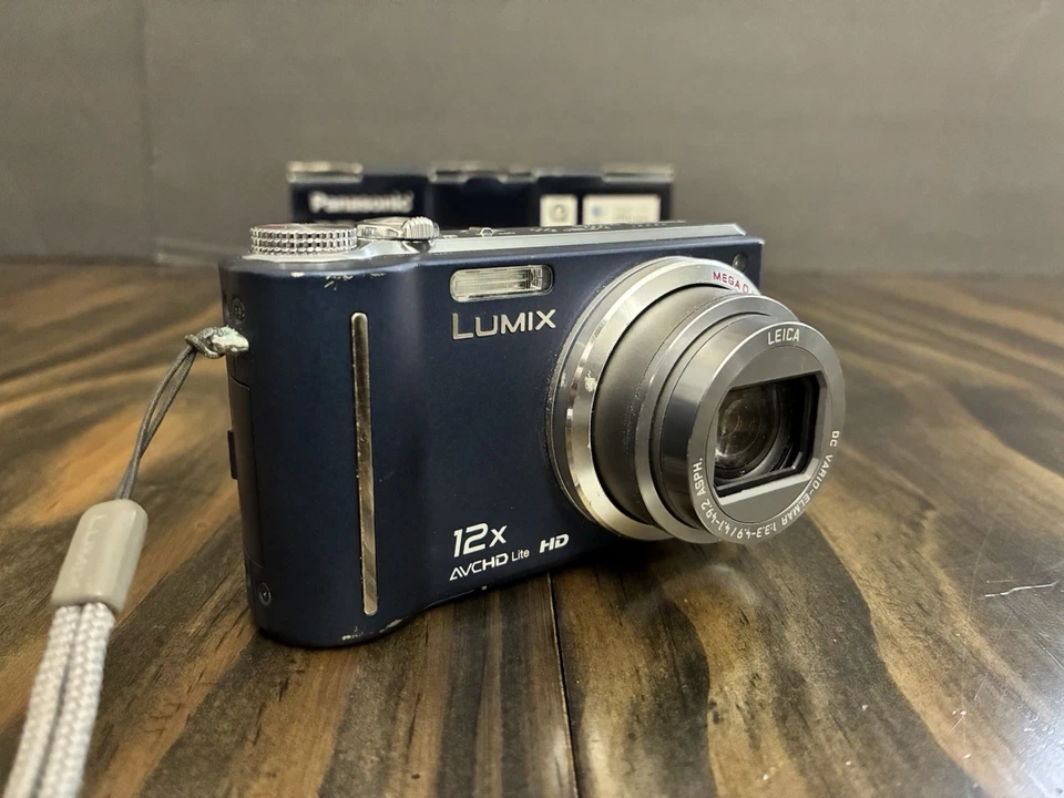 Panasonic Lumix DMC-ZS3 - 3" LCD Screen 12x Optical Zoom Digital Camera Blue - Image 3 of 4