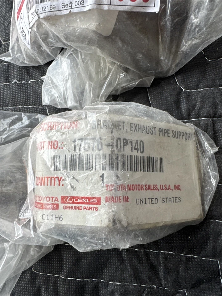Juego de soporte de suspensión trasero sistema de escape Lexus RX350 2016-2022 OEM izquierda y derecha Foto 2 de 4