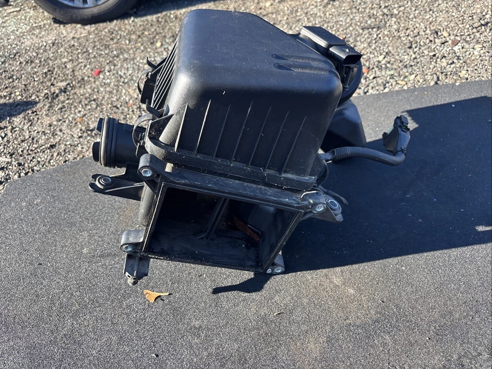 Conjunto de filtro de aire de motor Elantra original Hyundai 2007-2010 28110-2H170 Foto 3 de 4