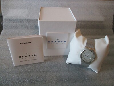NOS SKAGEN DENMARK (STEEL) LADIES WATCH SLIM w/MESH BAND+BOX & PAPERS - NEW BATT