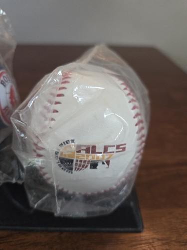 Boston Red Sox Rawlings Commemorative Baseballs 2007 World Series Set of 3 - Picture 4 of 15