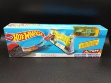 Mattel Hot Wheels Electric Tower Play Set Race Car With Action Stunt Track New