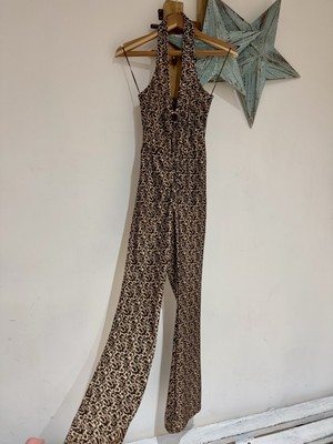 Neu mit Etikett ausverkauft £49 Urban Outfitters Bianca schokoladenfarbener O-Ring-Overall Größe M