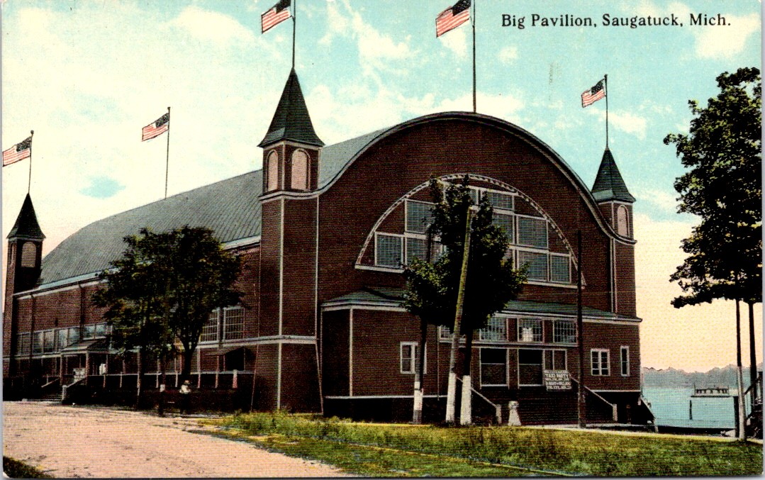Big Pavilion, SAUGATUCK, Michigan Postcard - Curt Teich