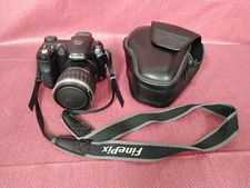 Fujifilm FinePix S Series S5200 5.1MP Digital Camera - Black w/ Case - TESTED