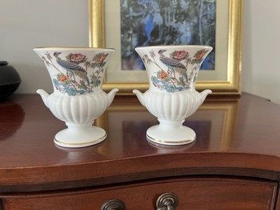 Paar Vintage Wedgwood Kutani Kranich griechische Urnenvase, 3 1/2'', mit Goldrand