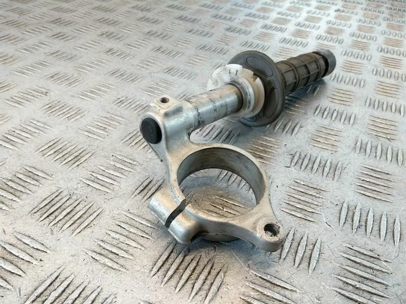 Barra de mango Suzuki GSXR 1000 K1-K2 (2001-2002) R/H #61 Foto 3 de 4