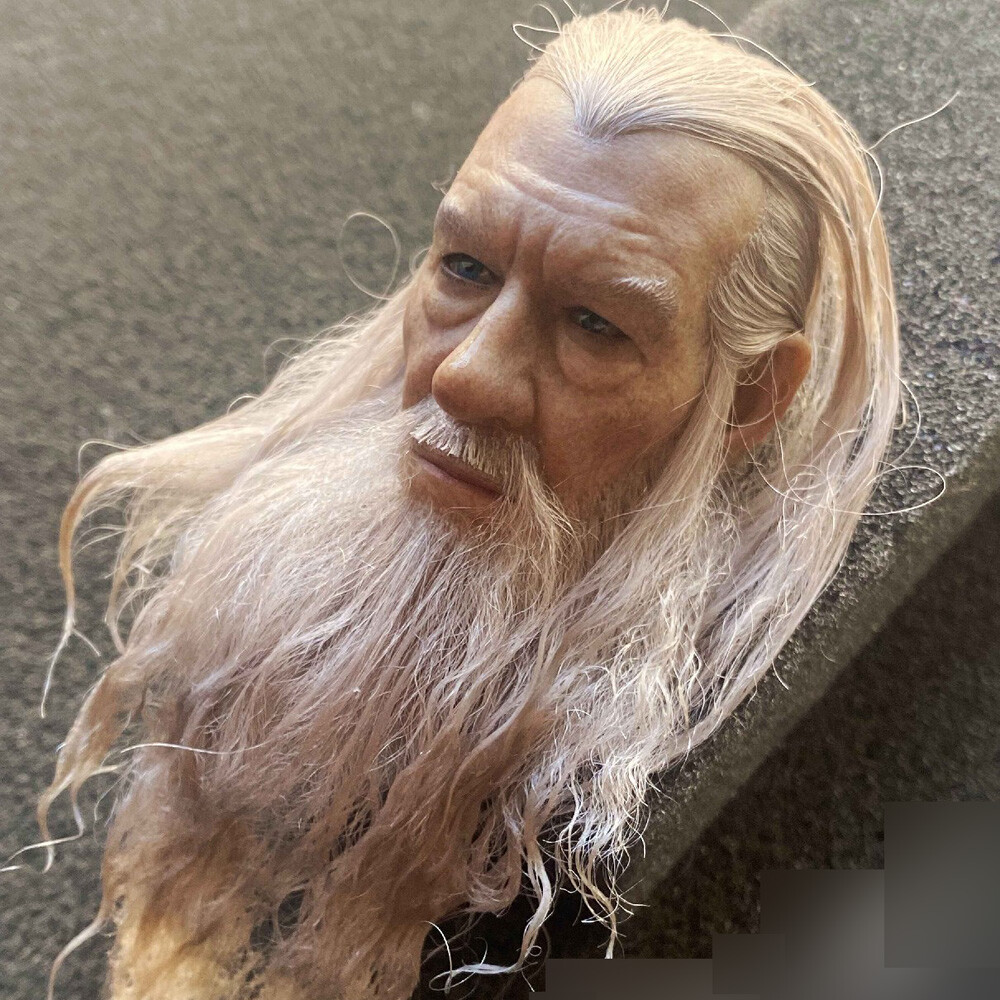 Asmus Toys Gandalf 2.0 1/6 Head Carving The Lord of the