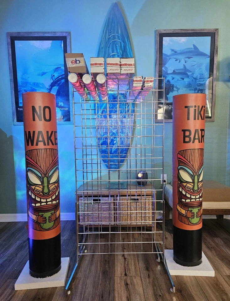 Arte postal de letrero envolvente de columna Tiki Bar/Chickete Hut - Vinilo grueso premium para exteriores Foto 2 de 4