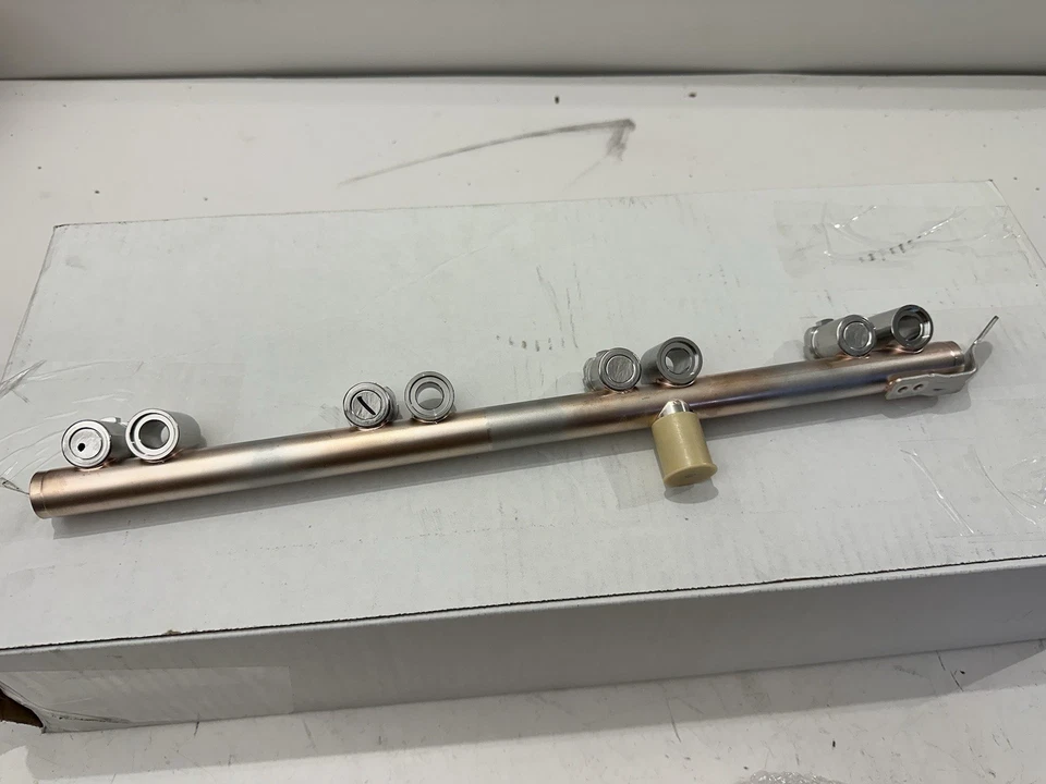 Riel de combustible de inyección de combustible genuino ACDelco para Cadillac CTS 2016-2019 para 12729464 Foto 2 de 3