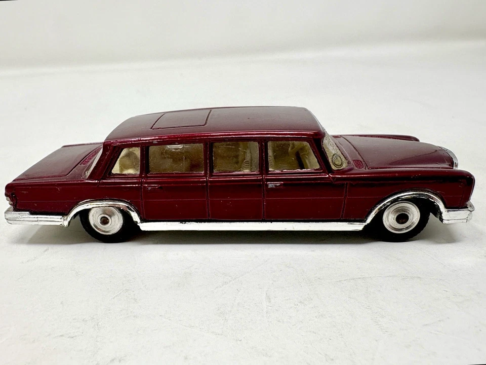 Corgi 247 Car Mercedes Benz 600 Pullman Original In Box Excellent Works! - Image 2 of 4