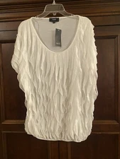 naif ruffled white short sleeve blouse with elastic band on bottom Sz 3x