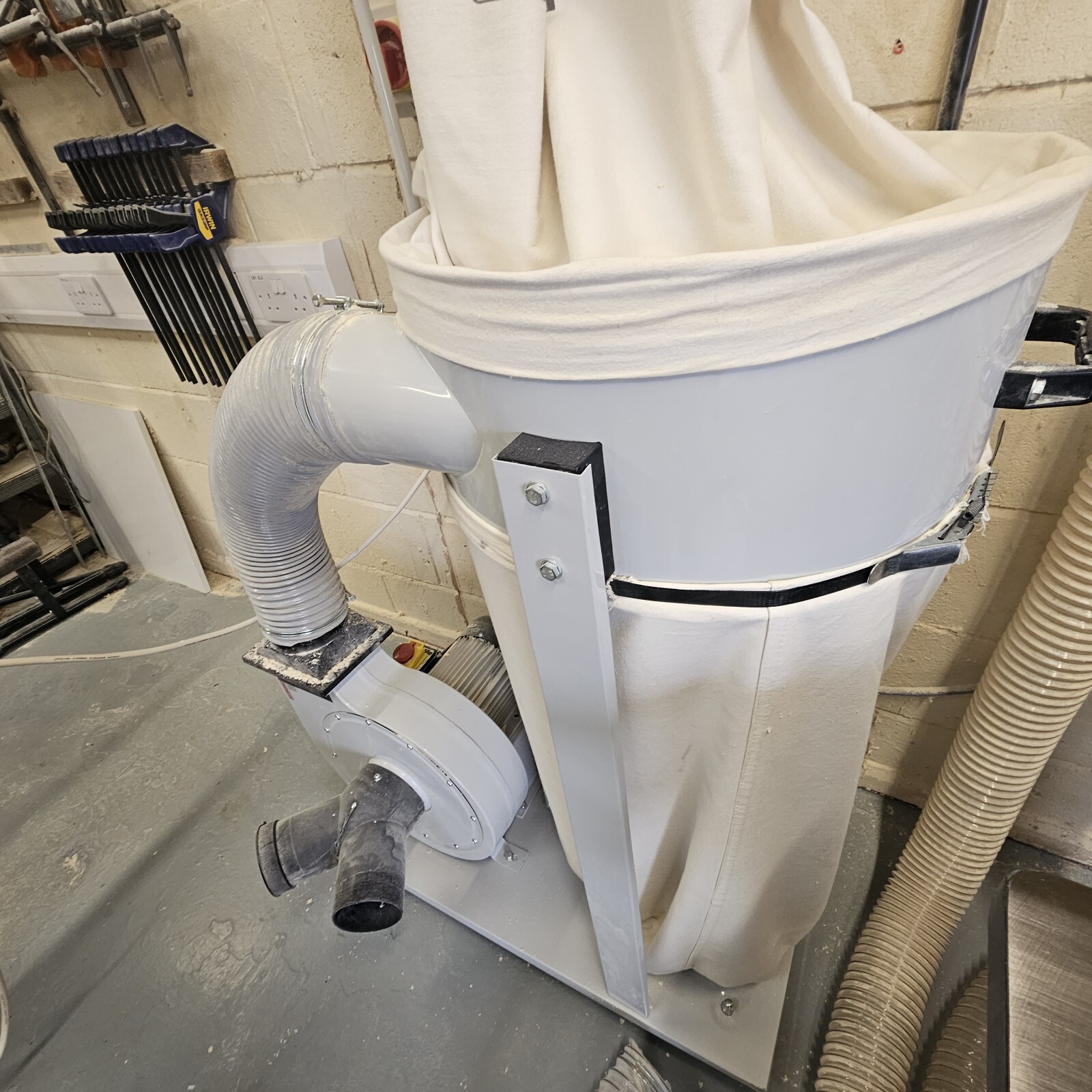 Fox F50842 Corded Dust Extractor 13 Amp 2hp 3700209500383 eBay