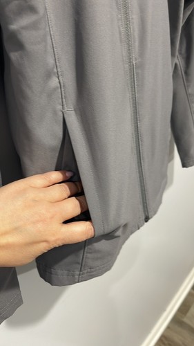 Boy’s youth large Under Armour lightweight jacket full zip closure gray color - Picture 5 of 13