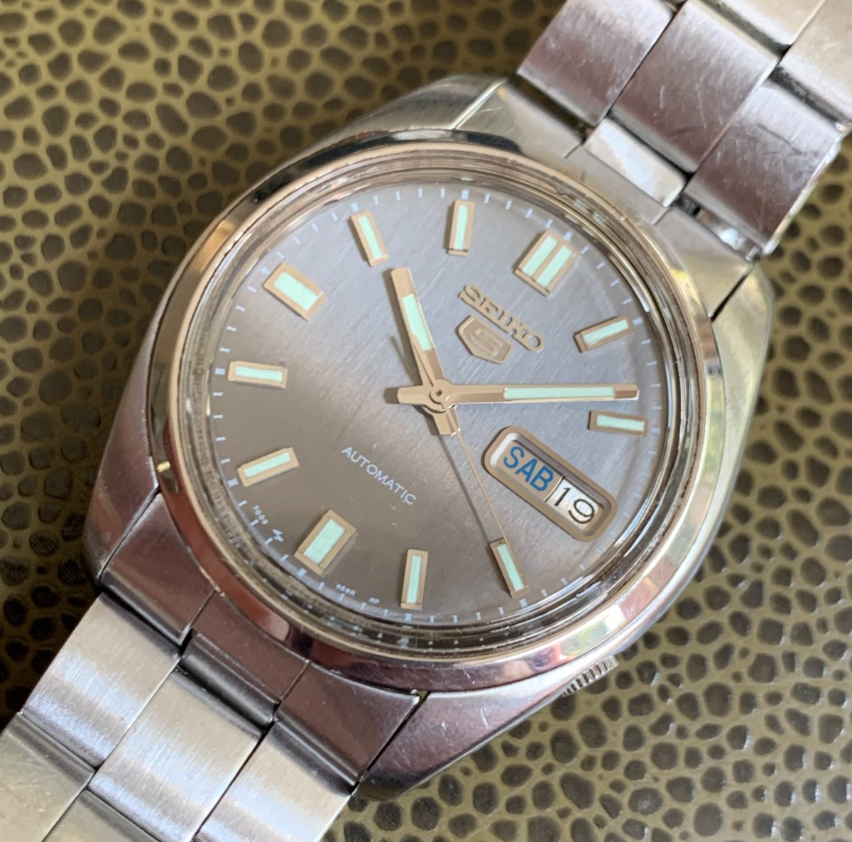 1991 Seiko 7009-821A Day Date Automatic Grey Sunburst Dial