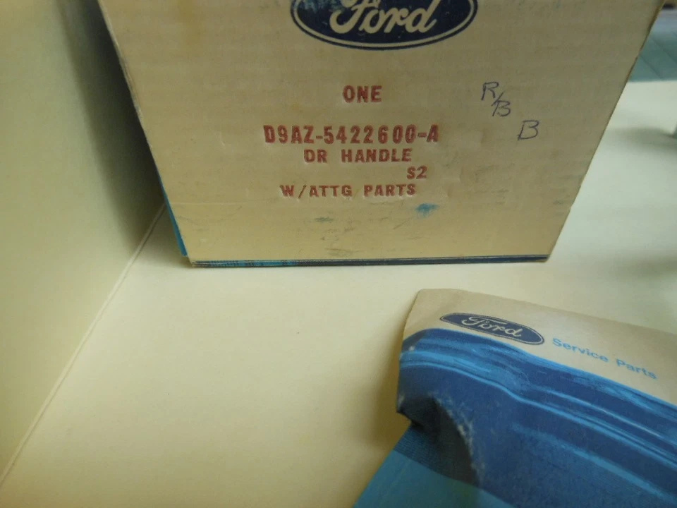 NOS 1979 Ford LTD Inner Door Handle RH D9AZ-5422600-A - Image 2 of 3