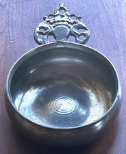 Antique American Coronet-Handled Porringer, RG, attr. R. Gleason, ca. 1830