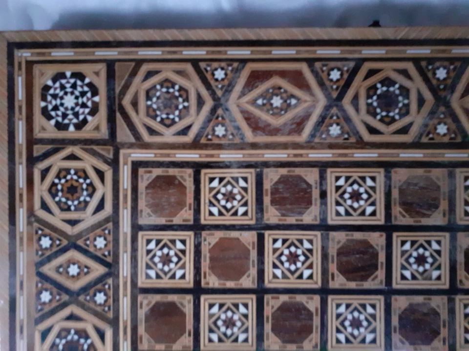 Antique Vintage Backgammon/ Chess Board Intricate And Very Detailed Lovely Piece - Image 4 of 4