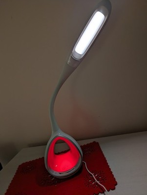 OttLite T5U verstellbare Hals Schreibtischlampe mit farbwechselndem Leuchtsockel