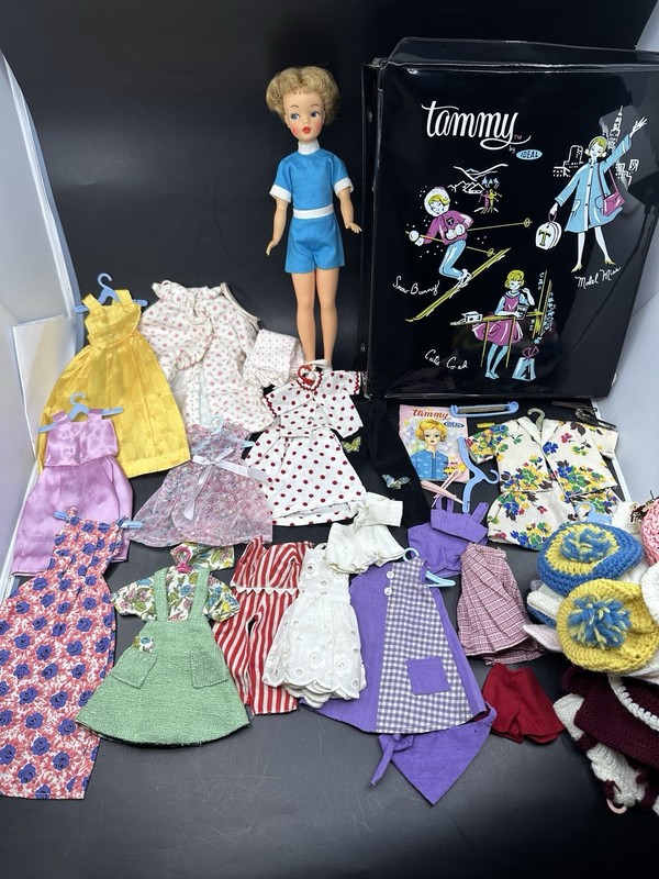 Vintage Ideal Tammy Doll w/ Case & Large Lot of Original Clothes Outfits Acces