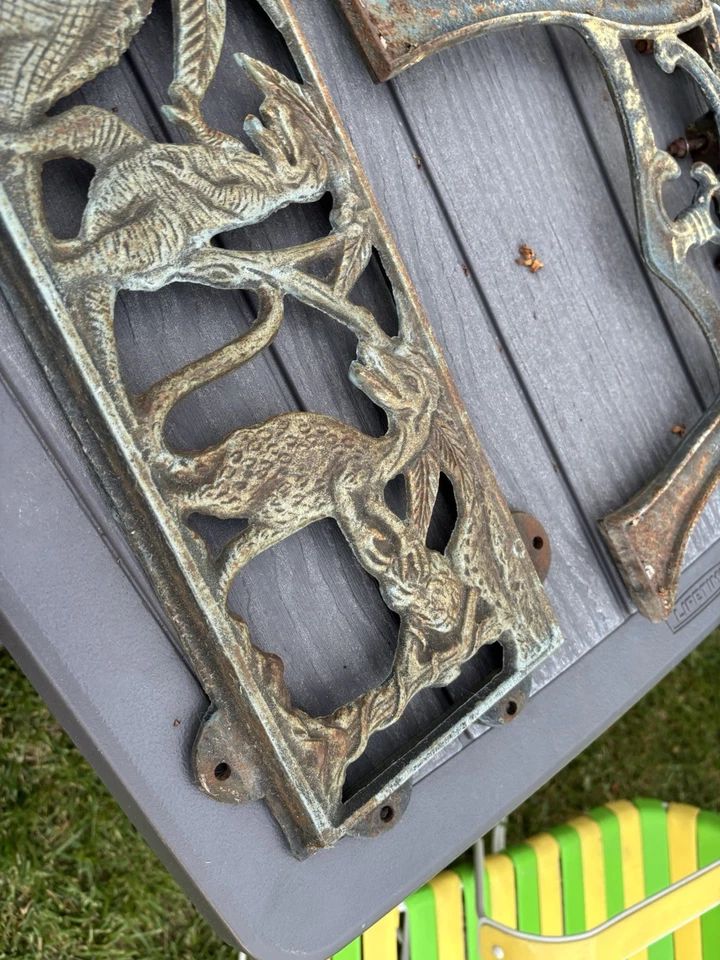 RARO Y DIFÍCIL DE ENCONTRAR Banco Infantil Dinosaurios Hierro Fundido De Colección Parte Trasera y Laterales Foto 4 de 4