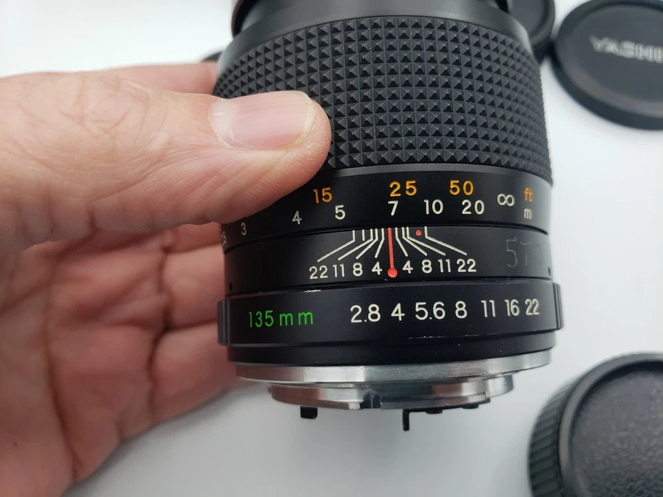 Paquete SLR de película de cuarzo Yashica FX-D 50 mm F1.4, 135 F2.8 lentes flash, ver video Foto 4 de 4