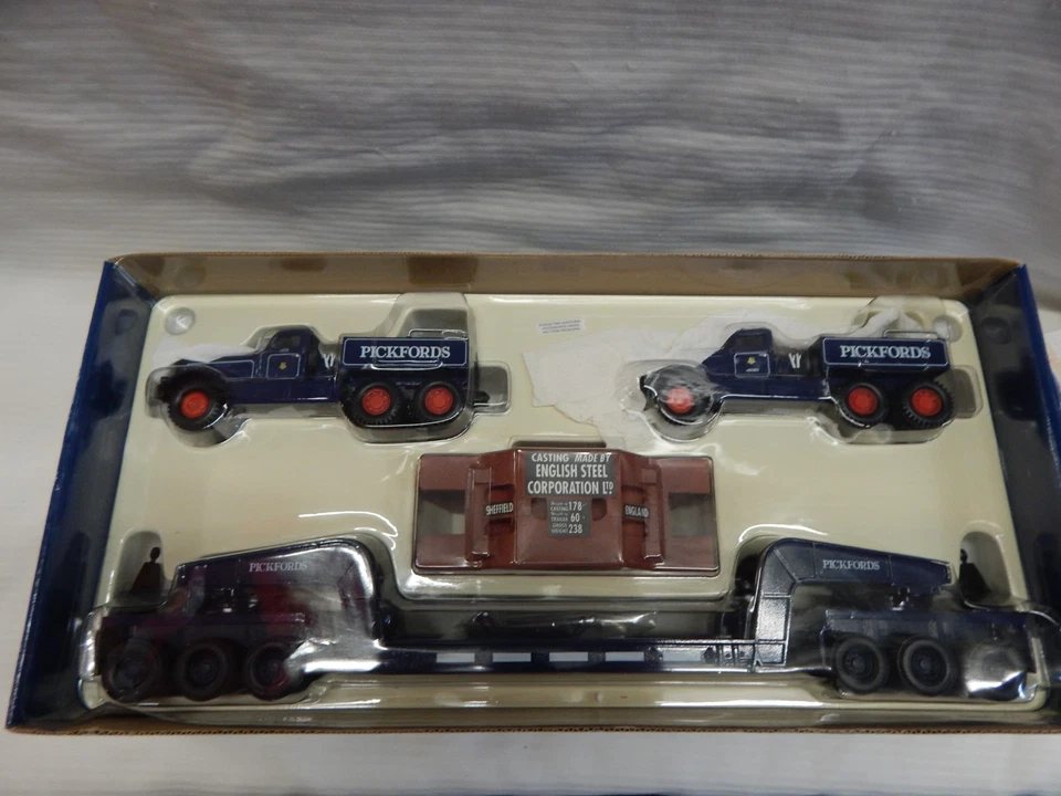 CORGI DIAMOND T BALLAST X 2 & 24 WHEEL GIRDER TRAILER PICKFORDS 55201 BNIB 1:50 - Image 3 of 4